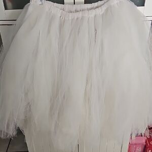 Chic White Tulle A-Line Skirt
